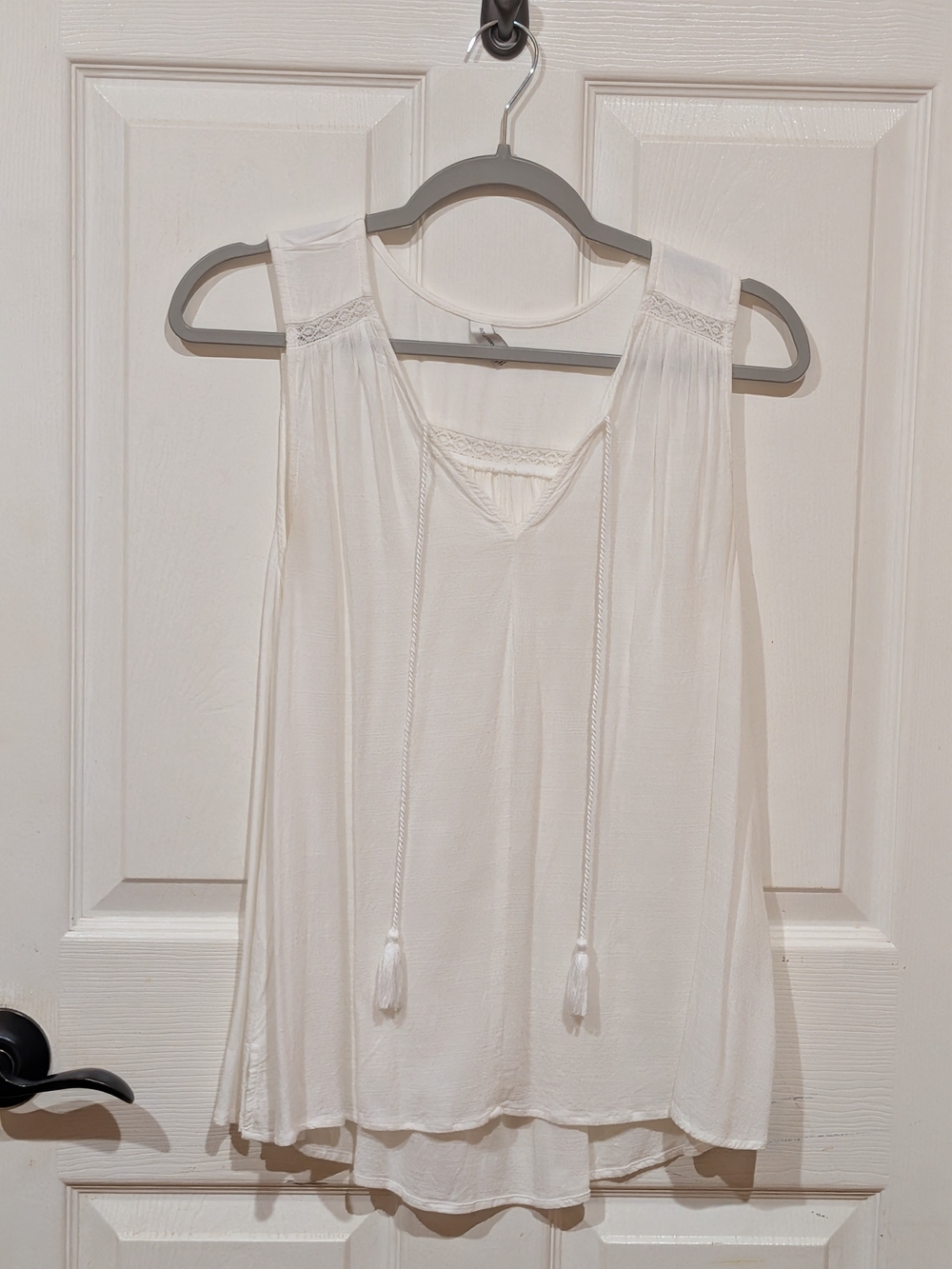 Gentle FawnWhite Sleeveless Boho Tie-Front Women's Top
